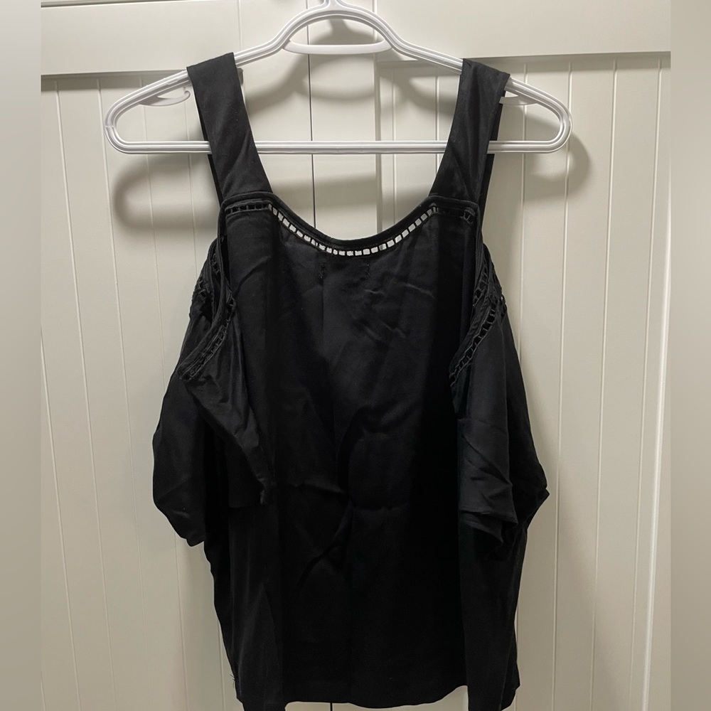Townsen off shoulder top